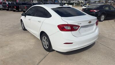 2017 Chevrolet Cruze LS Auto   - Photo 6 - Houston, TX 77082