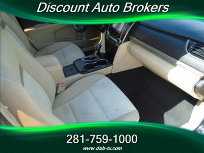 2014 Toyota Camry L   - Photo 11 - Houston, TX 77082