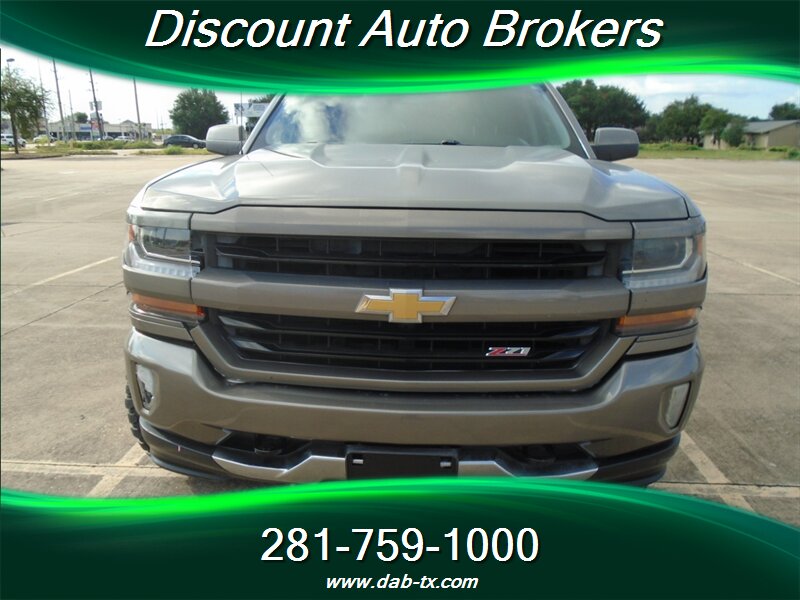 2017 Chevrolet Silverado 1500 LT - Photo 2 - Houston, TX 77082