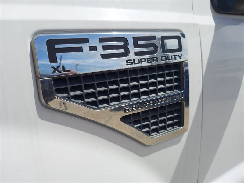 2008 Ford F-350 Super Duty XL XL 4dr Crew Cab SB DRW - Photo 10 - Houston, TX 77082