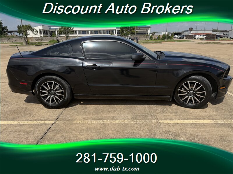 2014 Ford Mustang V6 - Photo 4 - Houston, TX 77082