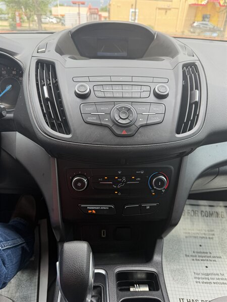 2019 Ford Escape S - Photo 20 - Houston, TX 77082