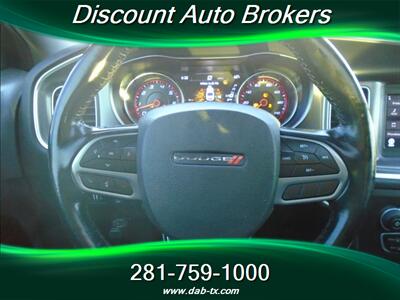 2020 Dodge Charger SXT   - Photo 15 - Houston, TX 77082