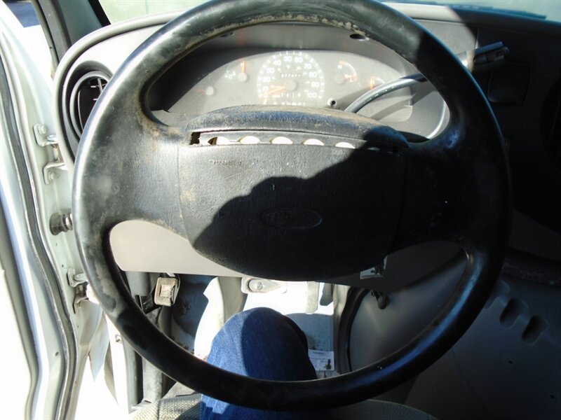 1998 Ford E-Series Van E-350 - Photo 12 - Houston, TX 77082