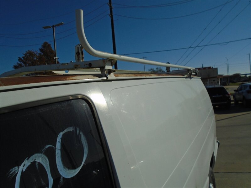 1998 Ford E-Series Van E-350 - Photo 9 - Houston, TX 77082