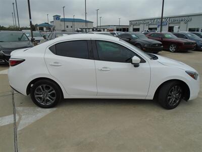 2020 Toyota Yaris L   - Photo 4 - Houston, TX 77082
