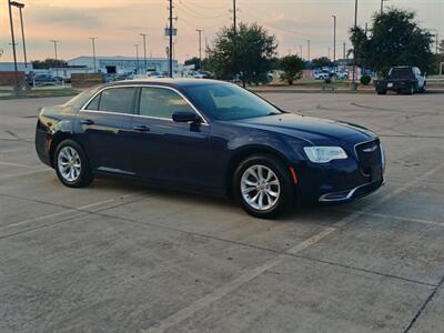 2015 Chrysler 300 Series Limited   - Photo 8 - Houston, TX 77082