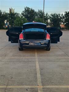 2015 Chrysler 300 Series Limited   - Photo 15 - Houston, TX 77082