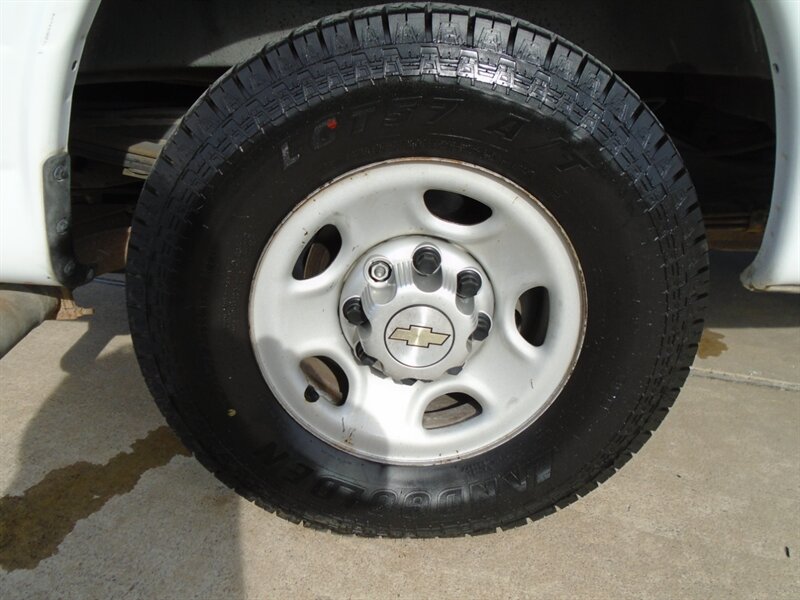 2013 Chevrolet Express 2500 - Photo 27 - Houston, TX 77082