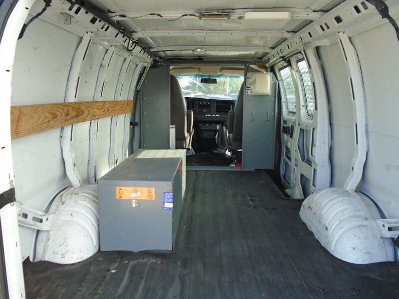 2013 Chevrolet Express 2500 - Photo 12 - Houston, TX 77082