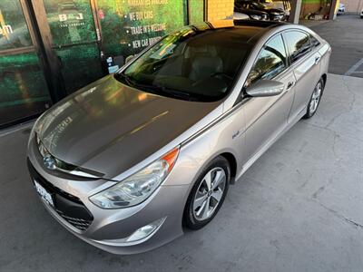 2012 Hyundai SONATA Hybrid   - Photo 2 - Orange, CA 92868