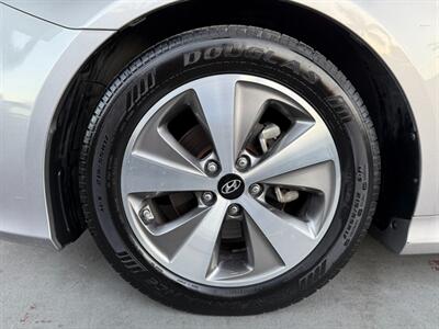 2012 Hyundai SONATA Hybrid   - Photo 42 - Orange, CA 92868