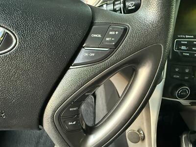 2012 Hyundai SONATA Hybrid   - Photo 25 - Orange, CA 92868