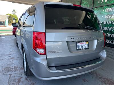 2019 Dodge Grand Caravan SXT   - Photo 7 - Orange, CA 92868