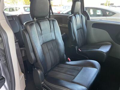 2019 Dodge Grand Caravan SXT   - Photo 31 - Orange, CA 92868