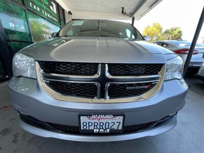 2019 Dodge Grand Caravan SXT   - Photo 13 - Orange, CA 92868