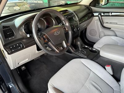 2011 Kia Sorento LX   - Photo 16 - Orange, CA 92868