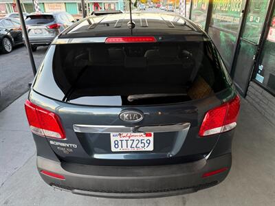 2011 Kia Sorento LX   - Photo 15 - Orange, CA 92868