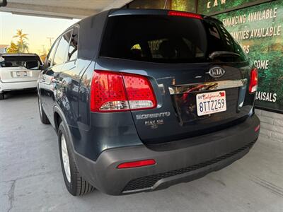 2011 Kia Sorento LX   - Photo 7 - Orange, CA 92868