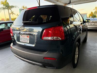 2011 Kia Sorento LX   - Photo 11 - Orange, CA 92868