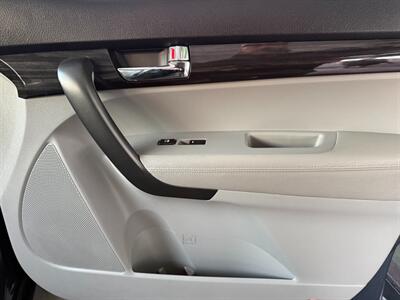 2011 Kia Sorento LX   - Photo 28 - Orange, CA 92868