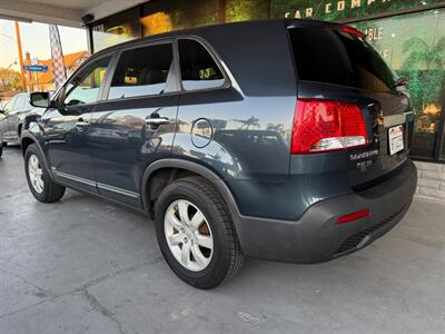 2011 Kia Sorento LX   - Photo 6 - Orange, CA 92868