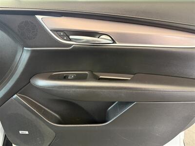 2017 Cadillac XT5 Luxury   - Photo 32 - Orange, CA 92868
