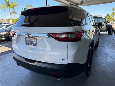 2021 Chevrolet Traverse LT Leather   - Photo 11 - Orange, CA 92868