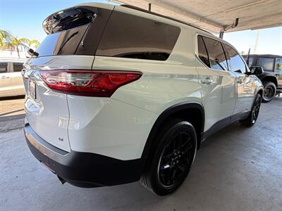 2021 Chevrolet Traverse LT Leather   - Photo 10 - Orange, CA 92868