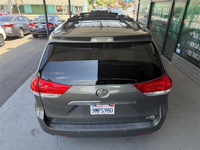 2011 Toyota Sienna Limited 7-Passenger   - Photo 15 - Orange, CA 92868