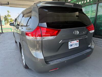 2011 Toyota Sienna Limited 7-Passenger   - Photo 7 - Orange, CA 92868