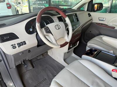 2011 Toyota Sienna Limited 7-Passenger   - Photo 19 - Orange, CA 92868