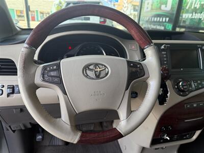 2011 Toyota Sienna Limited 7-Passenger   - Photo 23 - Orange, CA 92868