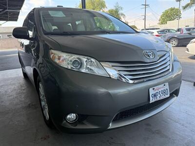 2011 Toyota Sienna Limited 7-Passenger   - Photo 9 - Orange, CA 92868