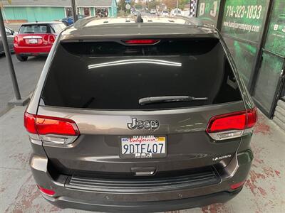 2020 Jeep Grand Cherokee Laredo E   - Photo 14 - Orange, CA 92868