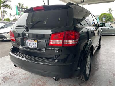 2010 Dodge Journey SXT   - Photo 10 - Orange, CA 92868