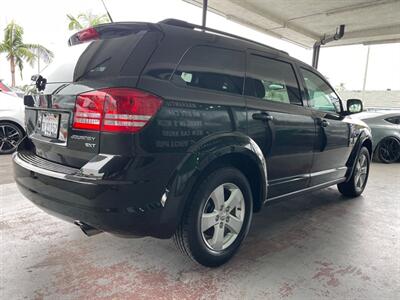 2010 Dodge Journey SXT   - Photo 9 - Orange, CA 92868