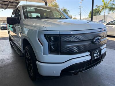 2023 Ford F-150 Lightning XLT   - Photo 8 - Orange, CA 92868