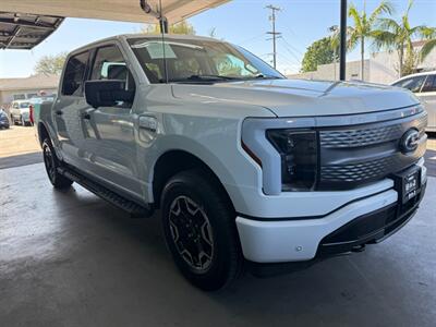 2023 Ford F-150 Lightning XLT   - Photo 7 - Orange, CA 92868