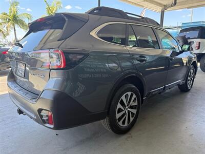 2021 Subaru Outback Premium - Photo 9 - Orange, CA 92868