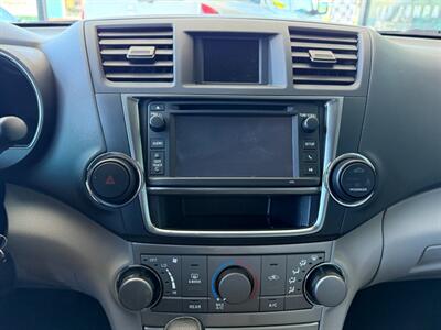 2013 Toyota Highlander Plus   - Photo 31 - Orange, CA 92868
