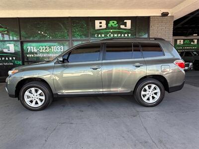 2013 Toyota Highlander Plus   - Photo 4 - Orange, CA 92868