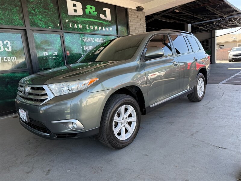 2013 Toyota Highlander Plus - Photo 1 - Orange, CA 92868
