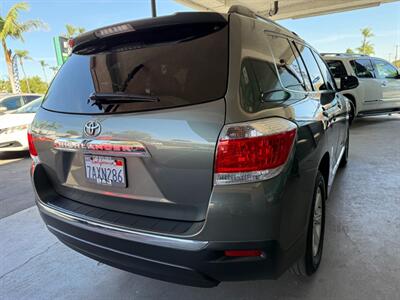 2013 Toyota Highlander Plus   - Photo 11 - Orange, CA 92868