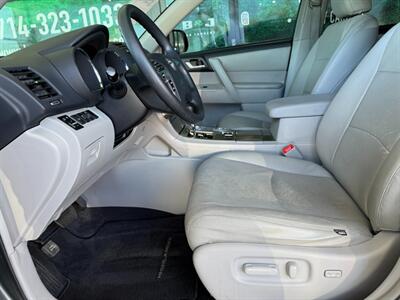 2013 Toyota Highlander Plus   - Photo 17 - Orange, CA 92868