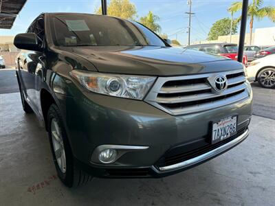 2013 Toyota Highlander Plus   - Photo 9 - Orange, CA 92868