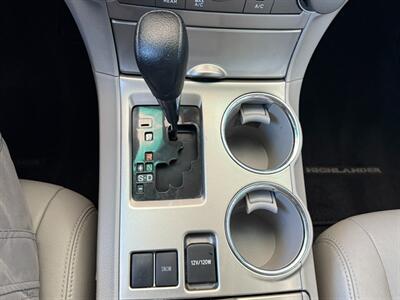 2013 Toyota Highlander Plus   - Photo 35 - Orange, CA 92868