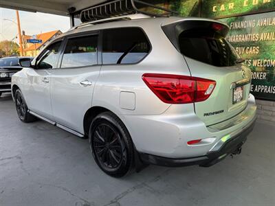 2017 Nissan Pathfinder S   - Photo 4 - Orange, CA 92868