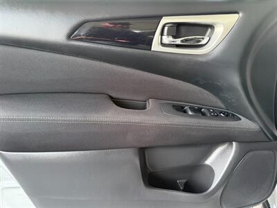 2017 Nissan Pathfinder S   - Photo 22 - Orange, CA 92868