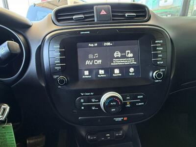 2019 Kia Soul +   - Photo 28 - Orange, CA 92868